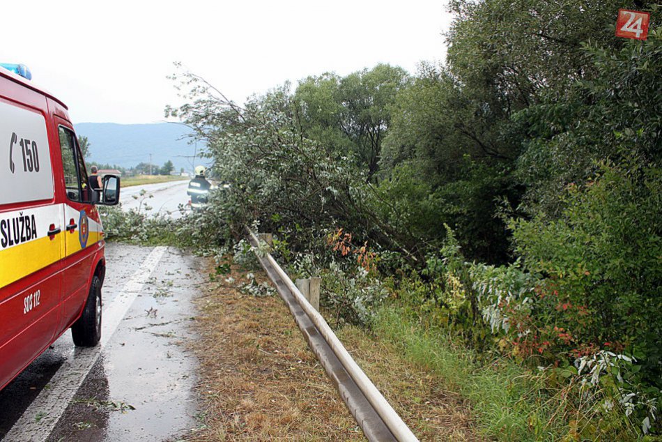 Ilustračný obrázok k článku Prietrž mračien v Rožňave a okolí narobila paseku: INFO priamo od hasičov!