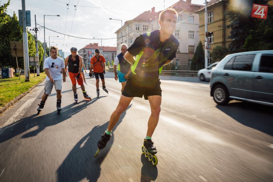 Ilustračný obrázok k článku Ulice Bystrice ovládli korčuliari. Mestom sa prehnal historicky prvý inline pelotón