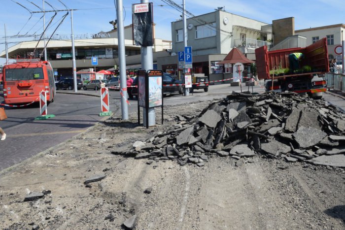 Ilustračný obrázok k článku Chystáte sa cestovať z Hlavnej stanice? Pozor na meškania spojov!