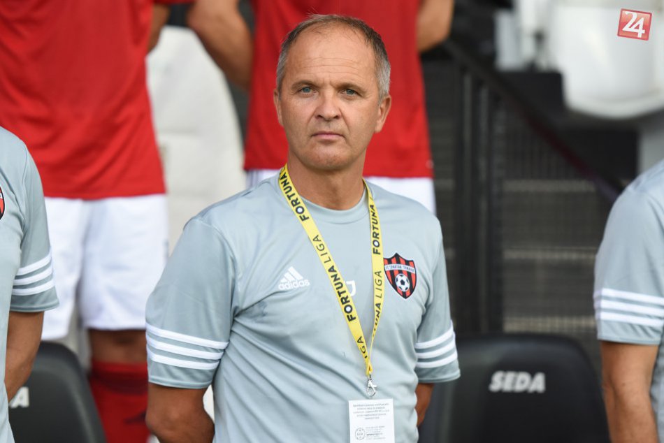 Ilustračný obrázok k článku Bíli Andeli sa zrejme dočkajú zmeny trénera: Jarábka má údajne vystriedať Dovalil