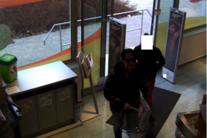 Ilustračný obrázok k článku Polícia pátra po neznámej žene, z drogérie ukradla tovar za viac ako tisíc eur