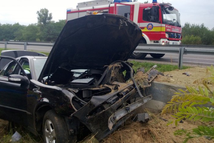 Ilustračný obrázok k článku Jazda Žilinčanky (33) na diaľnici? S peugeotom nabúrala do zvodidiel, namerali jej takmer 3,5 promile!