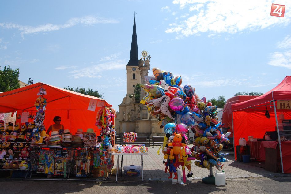 Ilustračný obrázok k článku Tradičný Novozámocký jarmok odštartoval: Porciunkula v Zámkoch. FOTO