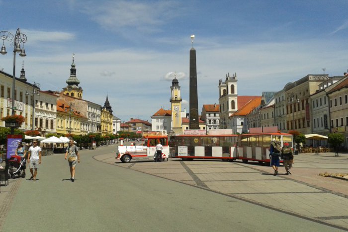 Ilustračný obrázok k článku Mašiny, aké centrum mesta ešte nezažilo: Čudesné stroje na banskobystrickom námestí!