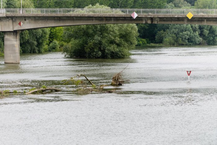 Ilustračný obrázok k článku V Žiline sa čakajú prívalové zrážky a výrazný vzostup hladín: Varovanie pred povodňou!