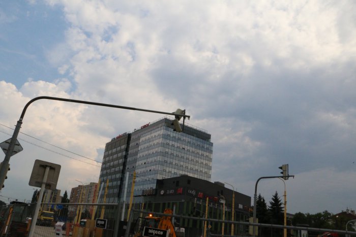 Ilustračný obrázok k článku Semafor, ktorý sa nedá nevšimnúť: Dokedy bude takto vyzerať? FOTO