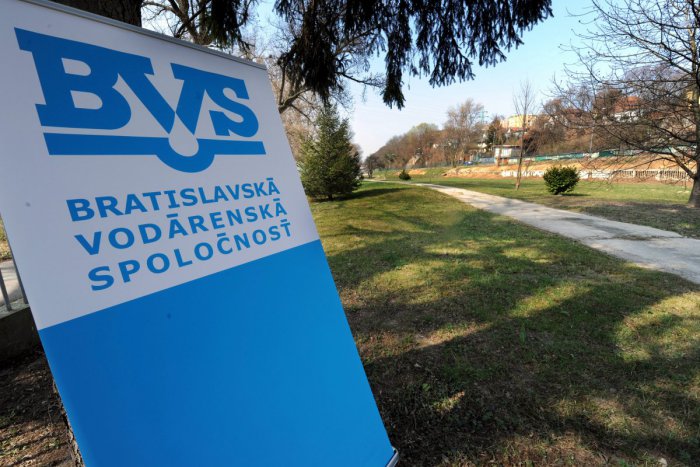 Ilustračný obrázok k článku Mesto Bratislava plánuje vyplatiť podnikateľovi Kmotríkovi milióny eur. Chce vraj zachrániť vodárne