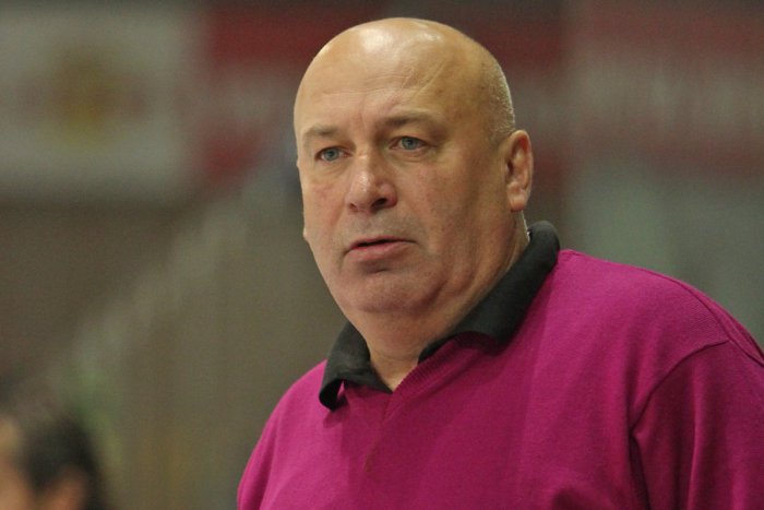 Ilustračný obrázok k článku Tréner HK Dukla Miroslav Chudý dostal vzácne ocenenie: Gratinovaný puk