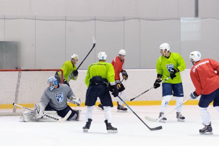 Ilustračný obrázok k článku Obranca Milam už zarezáva na Sihoti: Zo Schwechatu rovno do šatne