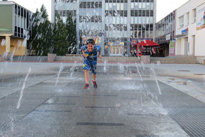 Ilustračný obrázok k článku Americkí turisti v Michalovciach obdivovali naše fontány: Neuhádnete, čo máme podľa nich lepšie než v USA