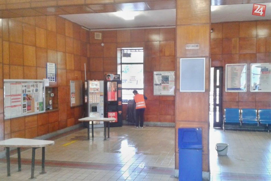 Ilustračný obrázok k článku Chýbajúce služby a historické priestory: Takýto pohľad sa naskytne turistom pri vystúpení z vlaku