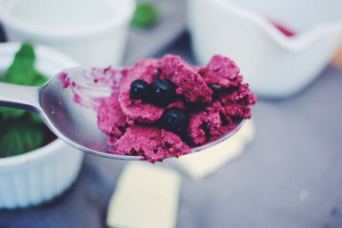 Ilustračný obrázok k článku Redakcia radí: Horúčavy majú v Bratislave opäť udrieť v plnej sile. Osviežte sa domácou zmrzlinou