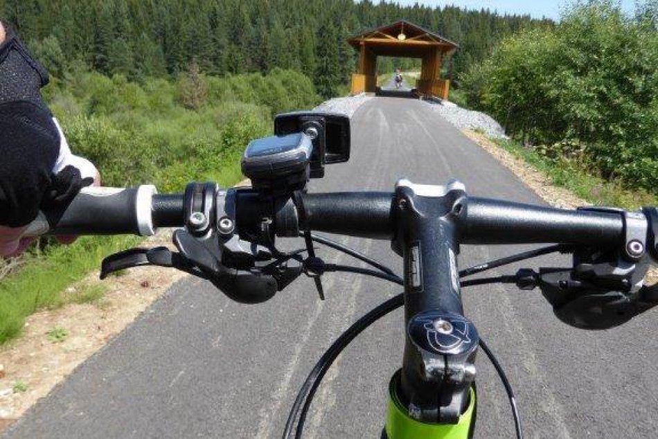 Ilustračný obrázok k článku Začala sa výstavba cyklotrasy v Strážkach: V pláne je aj bike park