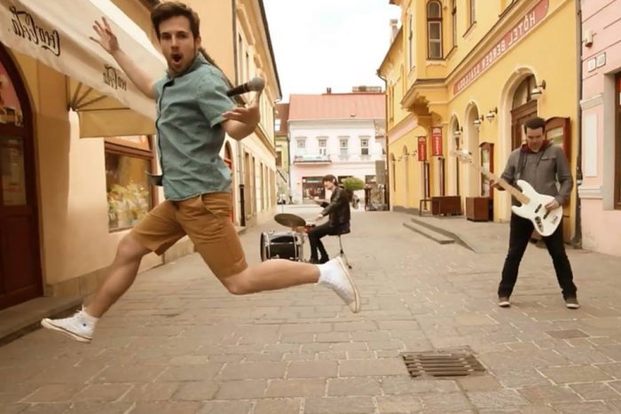 Ilustračný obrázok k článku No Brake majú atraktívny klip z Prešova: Ohúri vás nejeden efekt, na tomto sa pri natáčani zabávali najviac