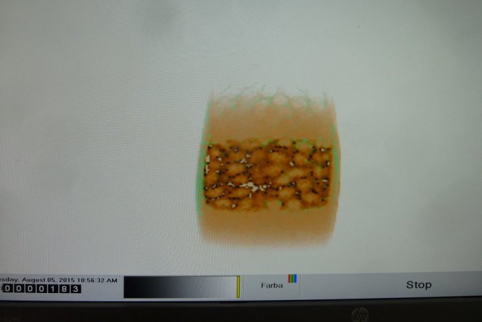 Ilustračný obrázok k článku Colníka zaujala v aute škatuľa od džúsu: Po tom, čo v nej našli, má mladá vodička (19) problém!