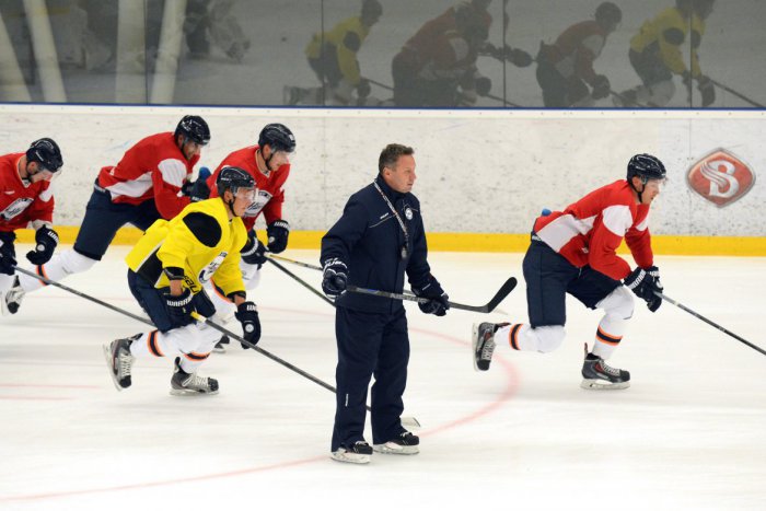 Ilustračný obrázok k článku Tréner Peter Oremus o príprave na hokejovú Ligu majstrov: Mančaft je už uzavetý!