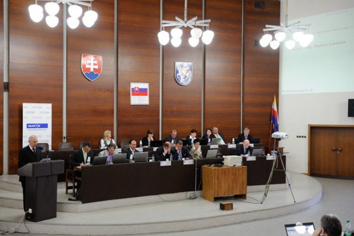 Ilustračný obrázok k článku Výsledok mimoriadneho MsZ: Zastupovať nás v kauze 8 mil. pohľadávky bude nový právnik!