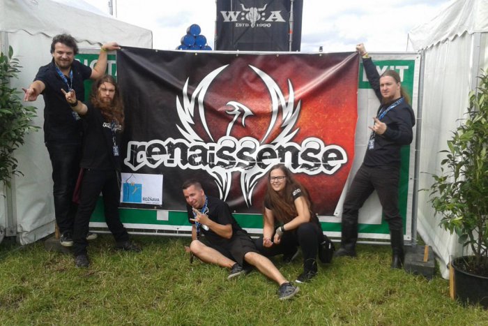 Ilustračný obrázok k článku ROZHOVOR: Kapela z Rožňavy zaujala v Nemecku. Z čoho im padla sánka a prečo zažívali na hraniciach utrpenie?