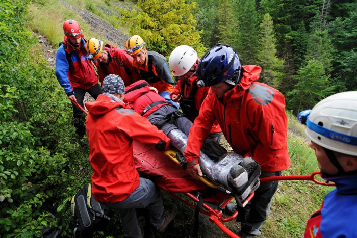 Ilustračný obrázok k článku Transport do nemocnice v Liptovskom Mikuláši: Záchranári ratovali ženu (71)