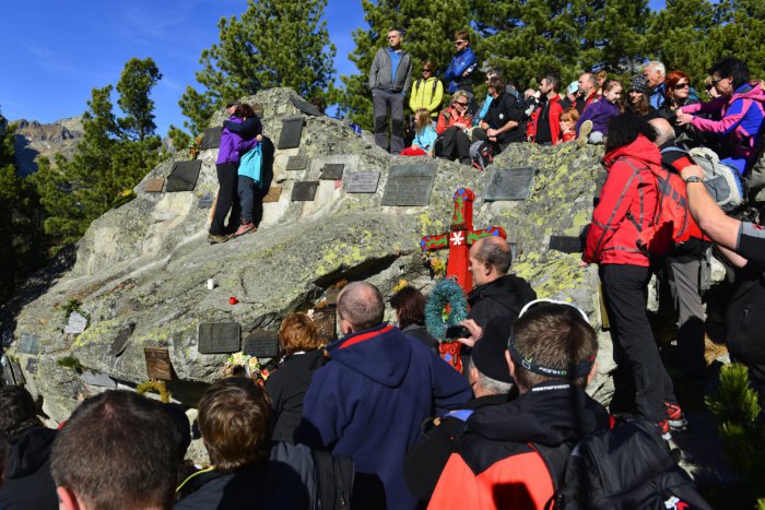 Ilustračný obrázok k článku 492 mien na symbolickom cintoríne: Tento rok pribudnú ďalšie, bude sa spomínať na obete hôr