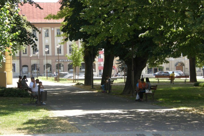 Ilustračný obrázok k článku ANKETA: Prečo turisti naše mesto obchádzajú? Brezňania v tom majú jasno!