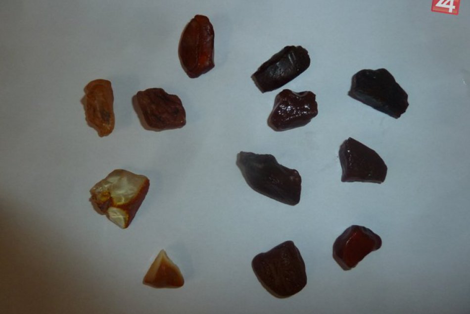 Ilustračný obrázok k článku Zlatá jantárová horúčka: Pri východnej hranici už zadržali vyše 220 kg tohto vzácneho nerastu!