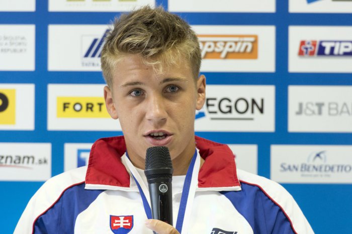 Ilustračný obrázok k článku Prešovčan Alex Molčan po triumfe tenistov na ME: Súpera sme zotreli, ale alkohol si ešte dovoliť nemôžeme :)