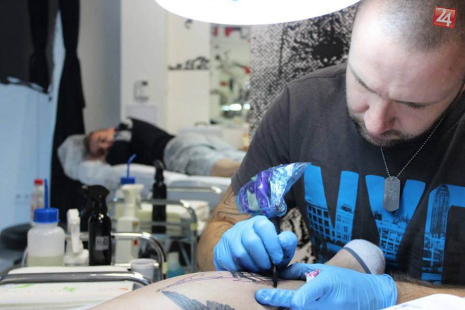 Ilustračný obrázok k článku V tetovaní od neho je skrytý životný príbeh: Prečítajte si rozhovor s tatérom Dávidom