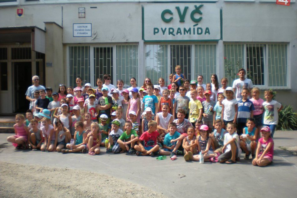 Ilustračný obrázok k článku Spokojné tváre detí hovoria za všetko: V mestskom tábore zažívali úsmevné príhody, nechýbala ani táborová hymna. FOTO