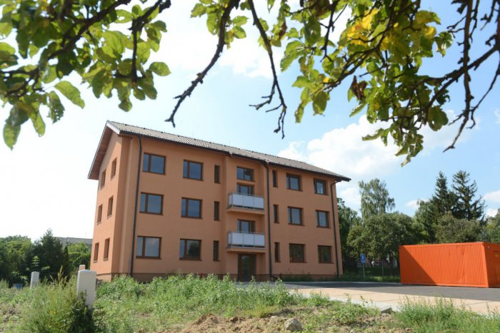 Ilustračný obrázok k článku V regióne vzniknú ďalšie nájomné byty: Na bývanie pre rodiny sa premení stará budova školy