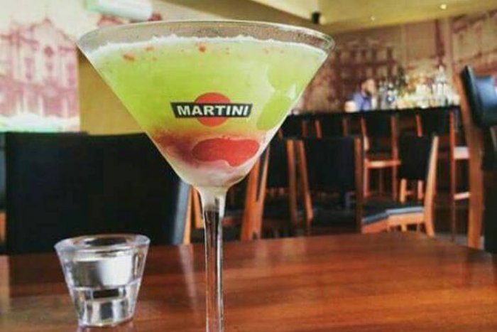 Ilustračný obrázok k článku V lete drink zaručene poteší: 5 najzaujímavejších nápojov, ktoré ponúkajú na žilinských terasách