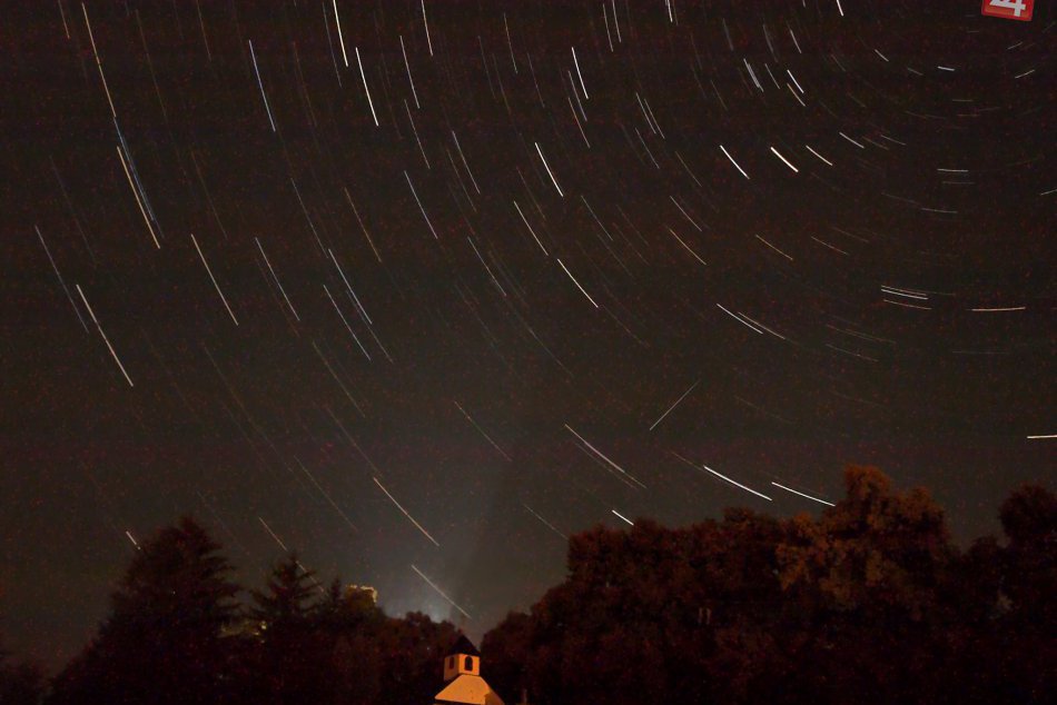 Ilustračný obrázok k článku FOTO: Úchvatné zábery veľkého nebeského divadla. Takto padali hviezdy nad Topoľčiankami