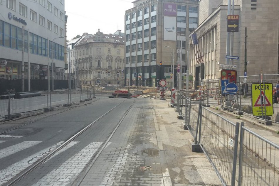 Ilustračný obrázok k článku Po Jesenského ulici začnú začiatkom októbra opäť jazdiť električky