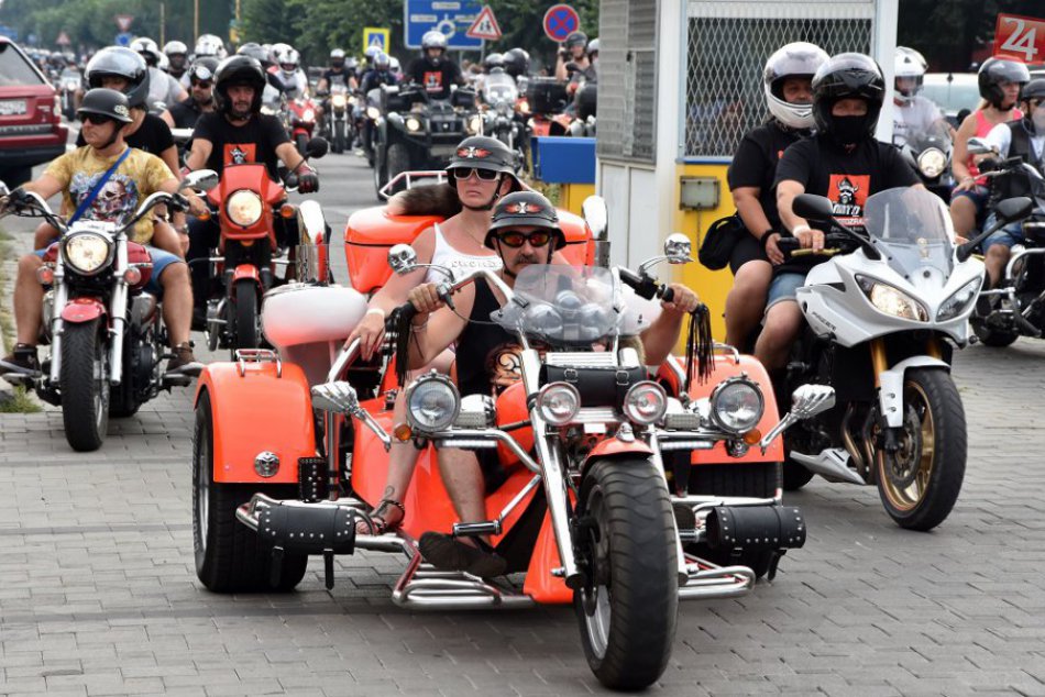 Ilustračný obrázok k článku Organizátor motozrazu: Takúto kuriozitu ľudia vyviedli, aby získali lacnejší vstup