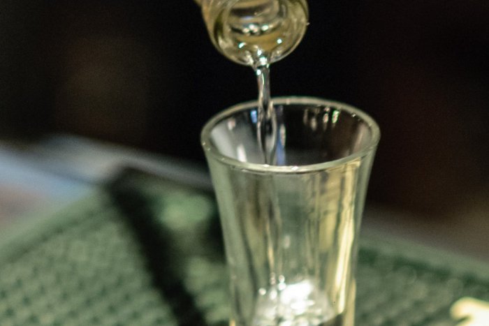 Ilustračný obrázok k článku V obci Tomášov našli mŕtvu 85-ročnú ženu, zrejme sa otrávila alkoholom