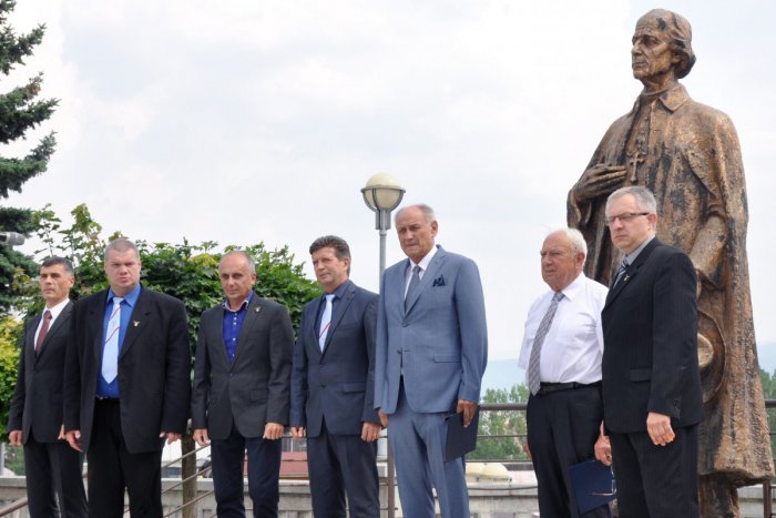 Ilustračný obrázok k článku Pietna spomienka pri výročí úmrtia kňaza, politika a národovca Andreja Hlinku