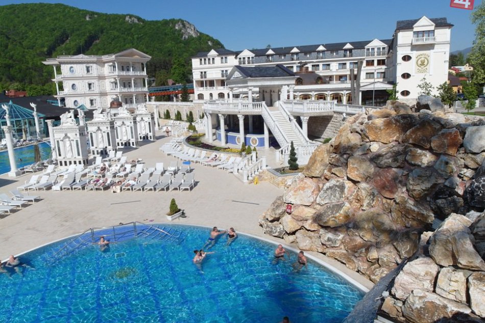 Ilustračný obrázok k článku Kúpele Rajecké Teplice pripravili silvestrovské pobyty