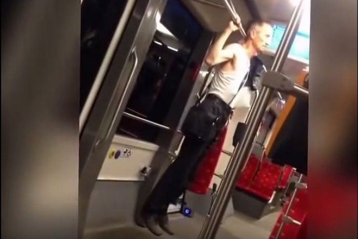 Ilustračný obrázok k článku Chcete si zacvičiť? Vyskúšajte to v MHD!