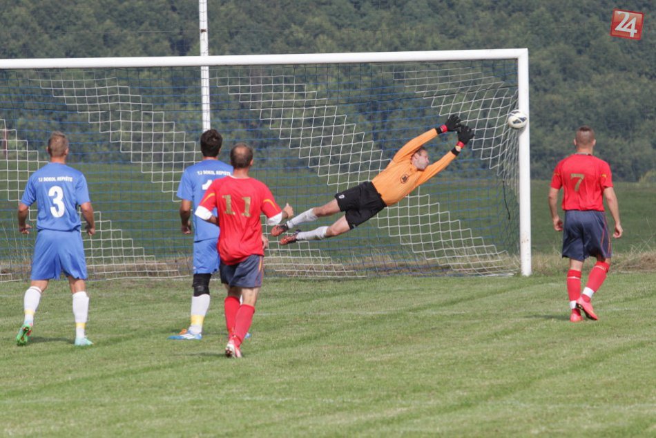 Ilustračný obrázok k článku PREHĽAD výsledkov víkendového futbalu: Druhá rana pre Pohronie, ako to vyzerá v tabuľkách?