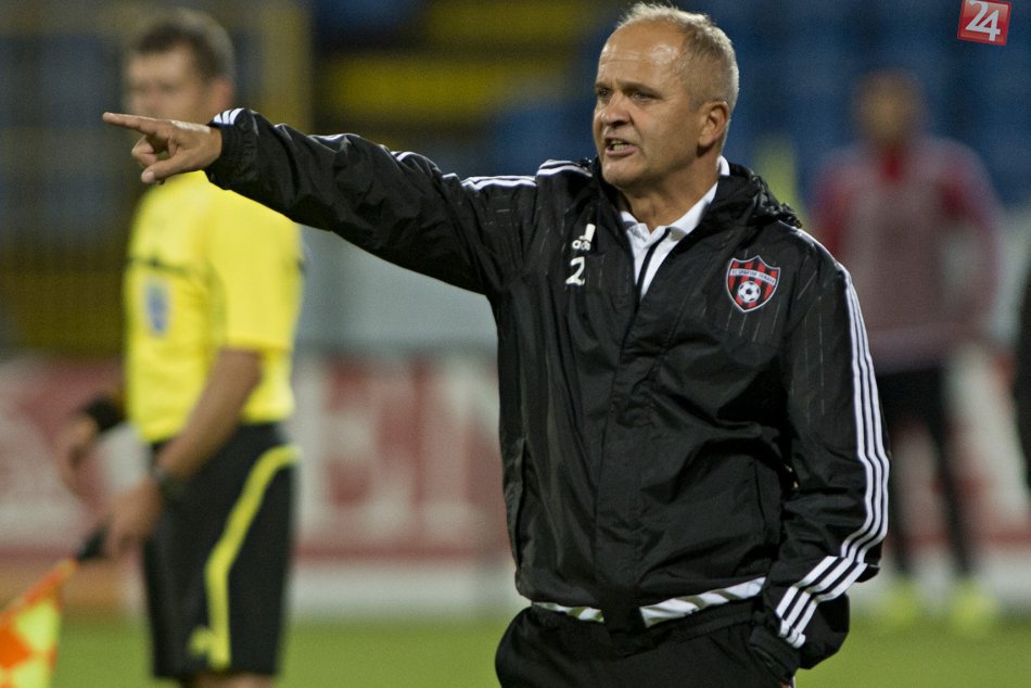 Ilustračný obrázok k článku Fanúšikovia sa dočkali: Juraj Jarábek abdikoval na post trénera