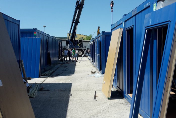 Ilustračný obrázok k článku OBRAZOM: Takto vyrastá utečenecký tábor na slovensko-rakúskej hranici