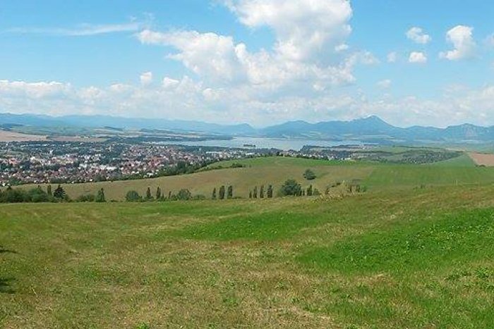 Ilustračný obrázok k článku Súťaž o najkrajšie mesto, Mikulášu sa darí: Atakujeme TOP 10!