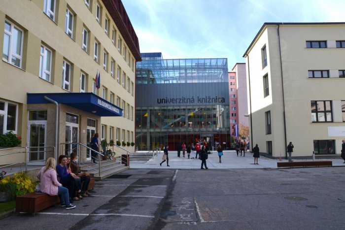 Ilustračný obrázok k článku Rektor KU v Ružomberku Jozef Jarab: Akreditačná komisia nám nastavila zrkadlo, máme rok na nápravu