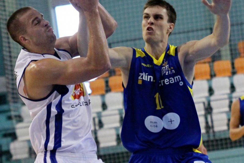 Ilustračný obrázok k článku Basketbalisti v príprave vycestovali do Žiaru: Po bojovnom výkone výhra Nitranov