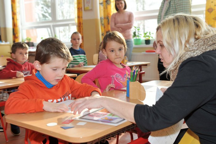 Ilustračný obrázok k článku Pedagógovia v Mikuláši si polepšia: Z radnice dostanú o 36 tisíc eur viac