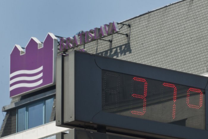 Ilustračný obrázok k článku Leto sa ešte neskončilo. SHMÚ opäť vydal výstrahu 2. stupňa pred vysokými teplotami