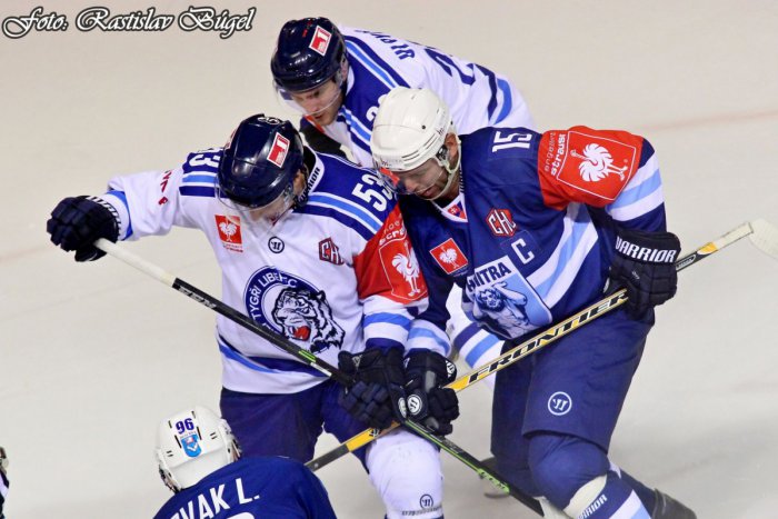 Ilustračný obrázok k článku Nitra doma vyfasovala poriadny výprask: Liberec poslal do siete "Corgoňov" deväť pukov!