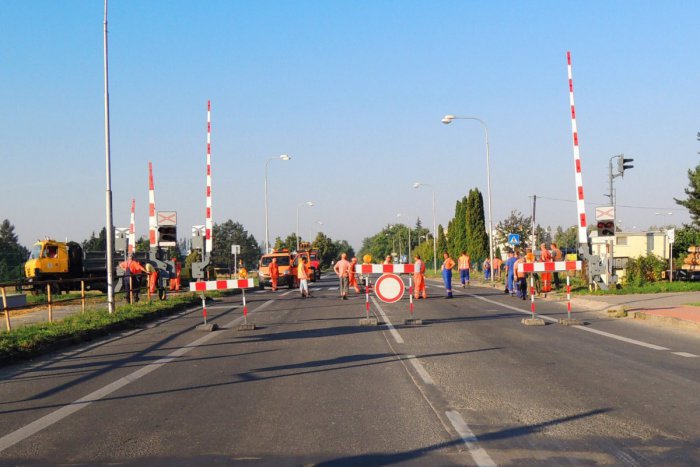 Ilustračný obrázok k článku Prvé ZÁBERY z miesta: Práce na najvyťaženejšom železničnom priecestí už začali