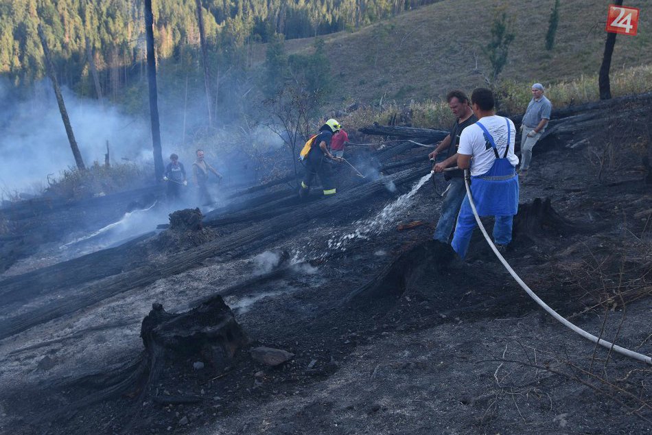 Ilustračný obrázok k článku Veľký boj s ničivým ohňom: Požiar nad Hranovnicou sa nedarí uhasiť už druhý deň!