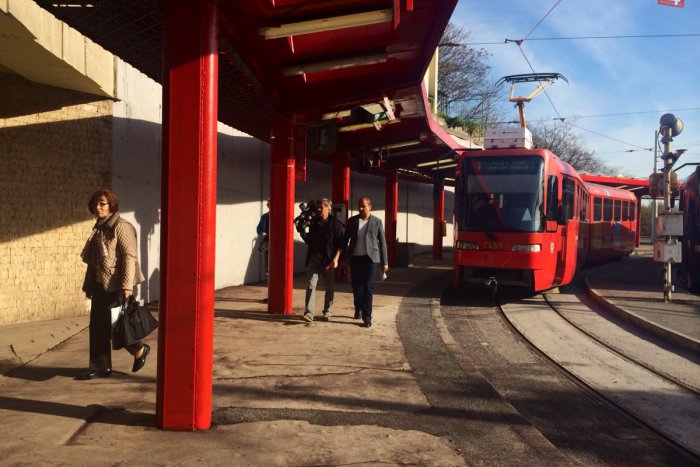 Ilustračný obrázok k článku Mesto dodržalo čo sľúbilo: Na Hlavnú stanicu začínajú oddnes jazdiť električky